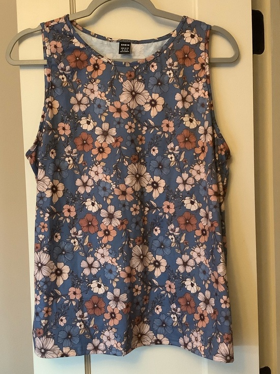 SHEIN Tops - SHEIN Blue Floral Sleeveless Tank Top